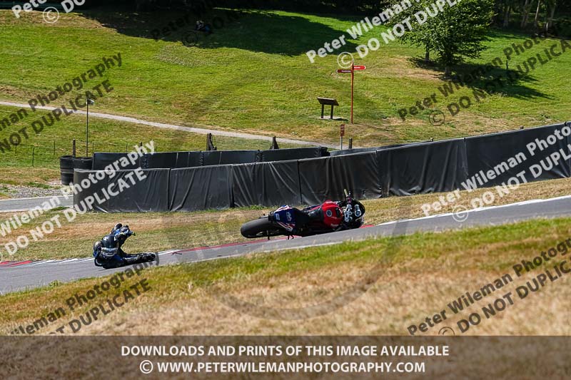 cadwell park;cadwell park photographs;cadwell trackday photographs;enduro digital images;event digital images;eventdigitalimages;peter wileman photography;racing digital images;trackday digital images;trackday photos